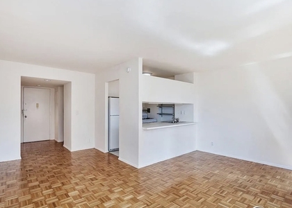 1 Irving Place - Photo 1