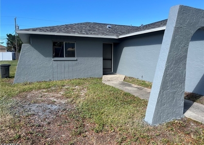 1312 Se 24th Avenue - Photo 1