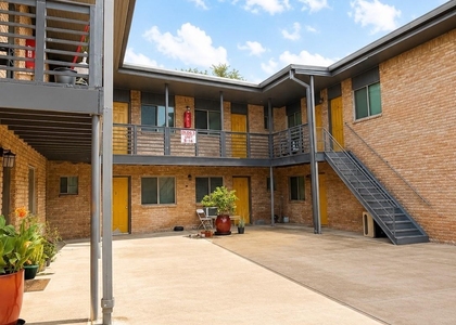 4811 Oakland Street - Photo 1