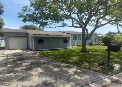 329 W Arlington Street - Photo 1
