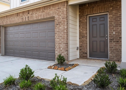688 Amesbury - Photo 1