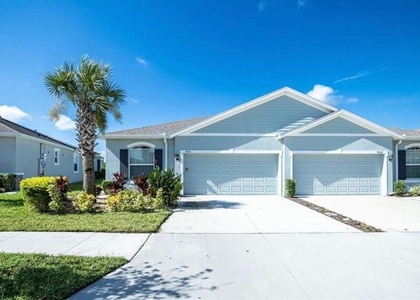 7916 Stonebrook Circle - Photo 1
