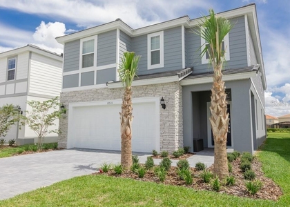 7215 Oakmoss Loop - Photo 1