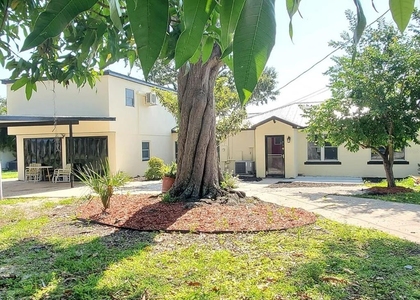 912 Lake Jessie Drive - Photo 1