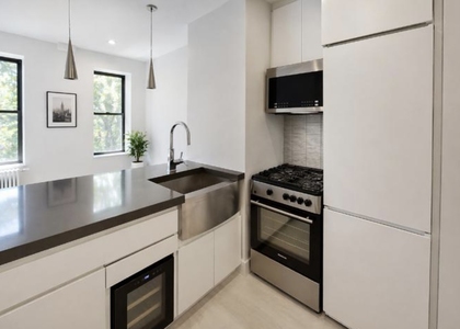 Stanton Street - Photo 1