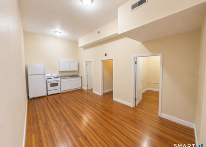 105 Bank Street - Photo 1