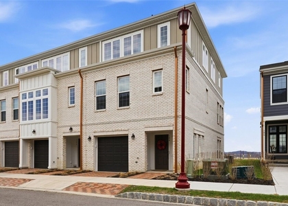 104 Founders Street - Photo 1
