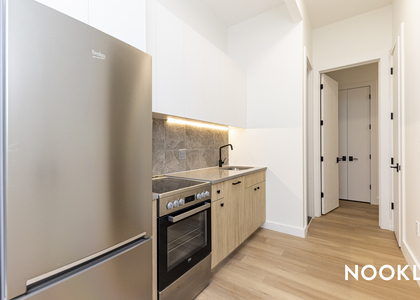 589 Knickerbocker Ave - Photo 1