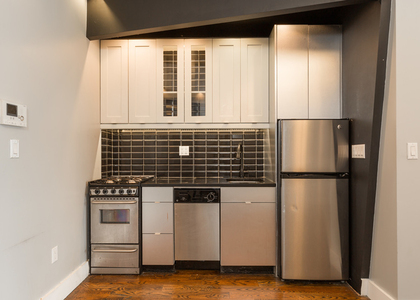 615 Gates Ave - Photo 1