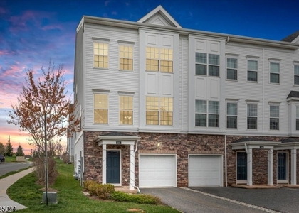 309 Saratoga Ct - Photo 1
