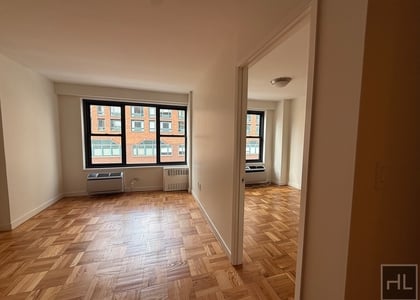 Fourth Avenue - Photo 1