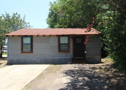213 N Waldrip - Photo 1