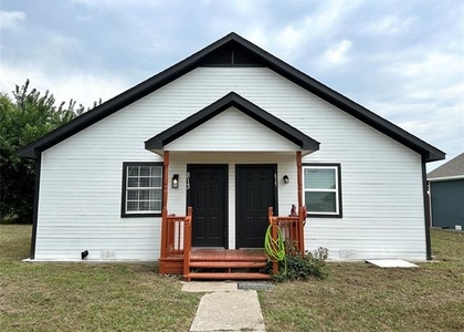 813 Kingdom Circle - Photo 1