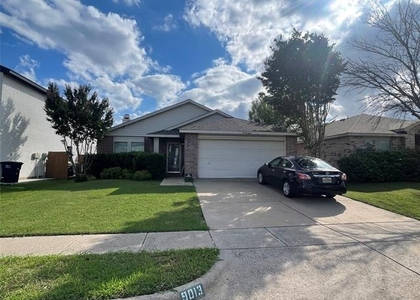 9013 Fremont Trail - Photo 1