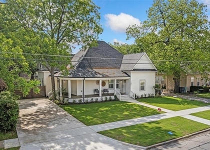 700 S Crockett Street - Photo 1