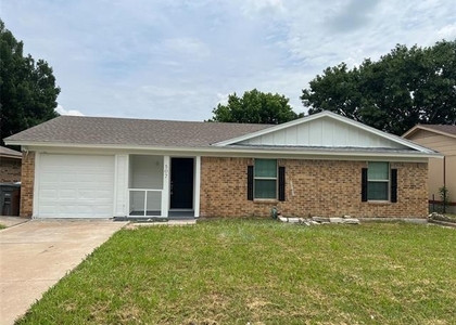 507 Hilltop Lane - Photo 1