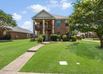 1100 Camelot Drive - Photo 1
