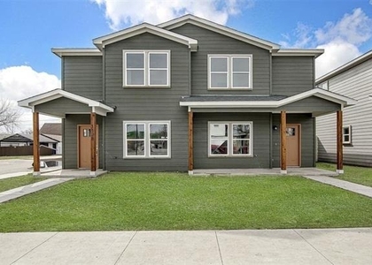 1136 E Broadway Avenue - Photo 1