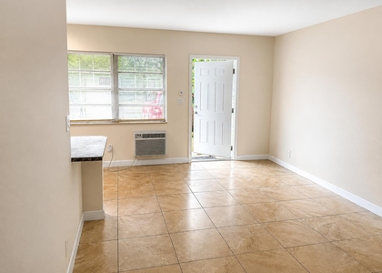 824 Ne 16th Street - Photo 1