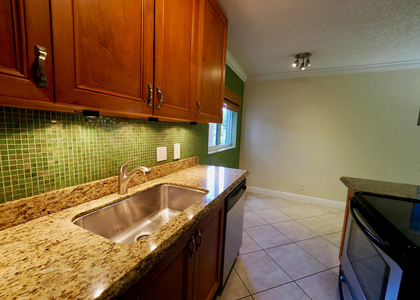 1460 Ne 18th Street - Photo 1