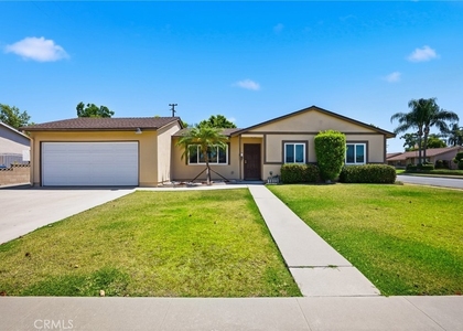 1225 W Glenmere - Photo 1