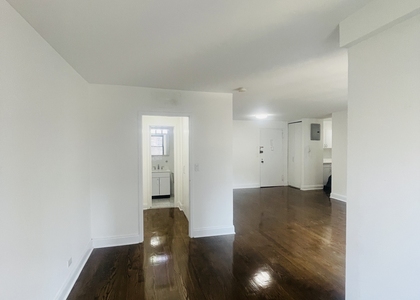 240 E 82nd Street, 5H - Photo 1