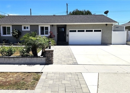 1124 W Woodcrest Avenue - Photo 1