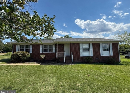 1804 Sherwood Drive - Photo 1