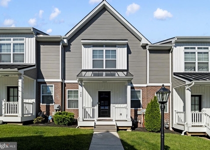 428 Hurst Street - Photo 1
