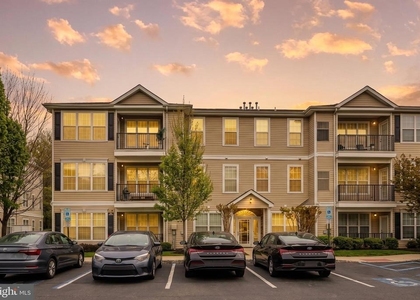 121 Kyle Way - Photo 1