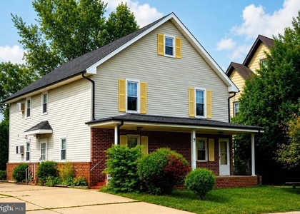 229 W Holly Avenue - Photo 1