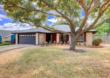 1704 Foxfire Dr - Photo 1