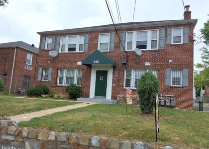 432 33rd Street Se - Photo 1