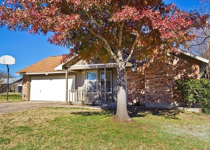 904 Norwell Ln - Photo 1