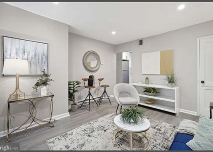 1721 Gales Place Ne - Photo 1