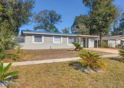 7219 Stonehurst Road N - Photo 1