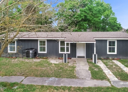 1422 Stafford Street - Photo 1