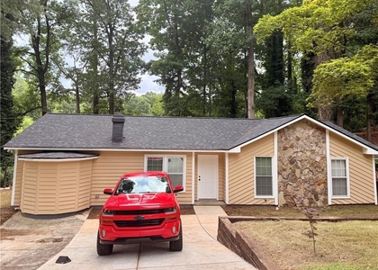 1540 Spender Drive - Photo 1