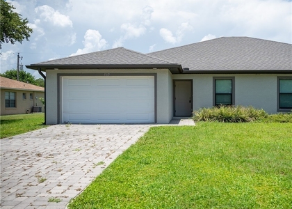 517 Ne 24th Place - Photo 1