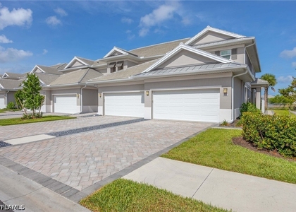 201 Indies Drive E - Photo 1