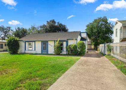 3516 Southmore Boulevard - Photo 1