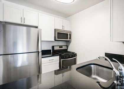West End Avenue - Photo 1