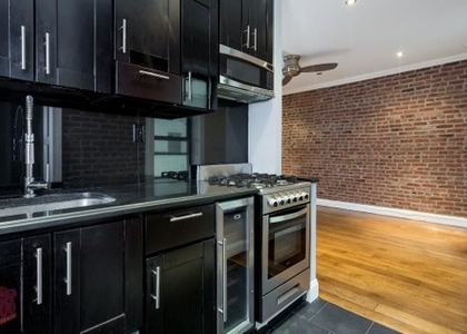 East 100th Street - Photo 1