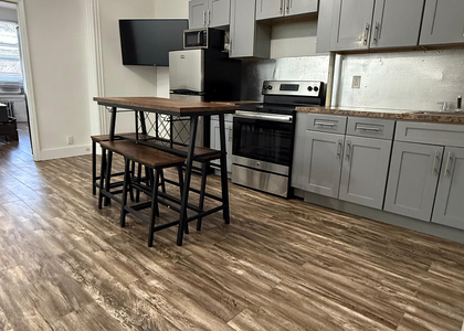 1134 Hancock St - Photo 1