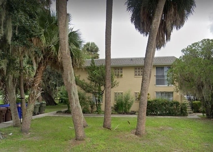 305 E Dakin Avenue - Photo 1