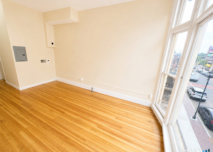 105 Bank Street - Photo 1