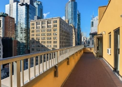 Madison Ave - Photo 1