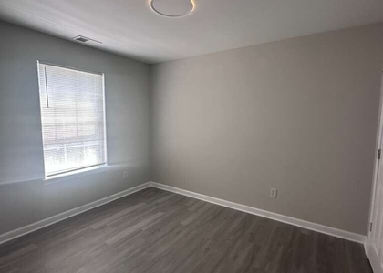 400 Stonehaven Circle - Photo 1