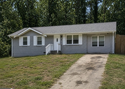 657 Robert E Lee Parkway - Photo 1