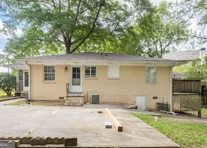 1401 Briarwood Road Ne - Photo 1